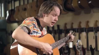 Billy Strings - "Lost John" (played on a 1956 Martin D-21)