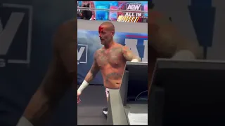 CM PUNK se corta para sangrar