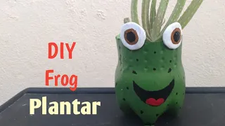 DIY - How To make frog plantar using plastic bottle/ Garden Decor🐸#crafts @Crafticryl