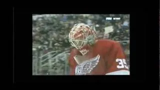 Jimmy Howard stares down Donovan on the penalty shot