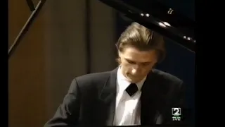 Markus Groh, piano: Mozart Piano Concerto No. 15, Wiener Kammerorchester, Philippe Entremont.