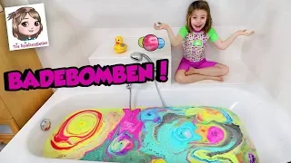 LUSH BADEBOMBEN CHALLENGE 🛀 Hannah schmeißt ALLE in die Badewanne und geht darin baden! 😱