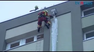 Einsatz für die Höhenretter: Eiszapfen droht zu fallen