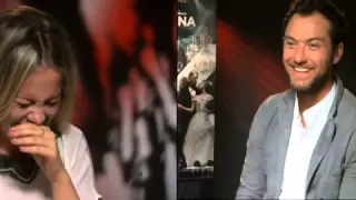 Hilarious Jude Law interview fail PART 2! Jude meets chair missing reporter for the second time