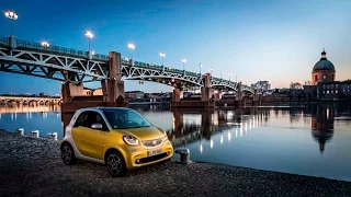 smart fortwo electric drive white electric green test in Toulouse 1