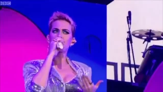 Katy Perry  Dark Horse (Live at BBC Radio 1's Big Weekend)