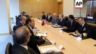 US Sec of State Clinton meets Turkish FM for talks on Syria