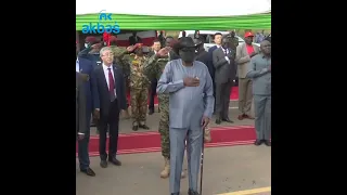 South Sudan president Salva Kiir wetting himself in public 😳