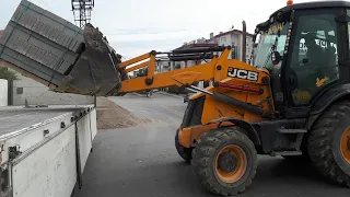 Beko Loder JCB 3CX Tırdan Palet Nasıl İndirilir