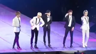 140406 SHINee - Hello (SWC III in Chile)