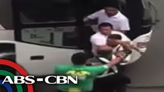 TV Patrol: Traffic enforcer, nanampal ng drayber ng bus