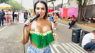 OLHA A CANTORA QUE PARECE COM IVETTE SANGALO CANTANDO 🎤 NA AVENIDA PAULISTA RENATA TARDONY