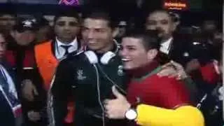 Cristiano Ronaldo meets his twin