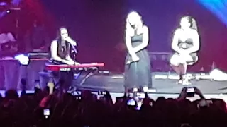 Tarja junto a Elize Ryd y Charlotte Wessels. Together. Luna Park 25/11/17.