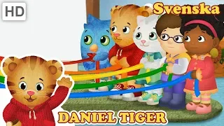 Daniel Tiger's Kvarter 🎨 Låt oss göra hantverk tillsammans! | Videor för Barn