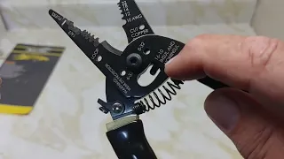 Croc's Pliers