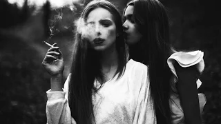 Девочки курят, девочки пьют.. )))))