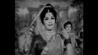 Saubhagyachya Paach Khuna - Classic Marathi Song - Arun Sarnaik, Jayshree Gadkar - Gan Gaulan Movie