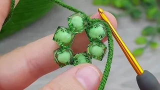 I made a beautiful crocheted keychain with green crystal beads, let's watch #crochet #knitting