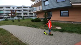 Ujeżdżanie hulajnogi OXELO 🛴 i zakup pegów w Decathlonie