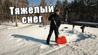 Уборка снега с гаража