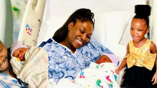 MEETING MOMMY AND BABY AT THE HOSPITAL FOR THE FIRST TIME