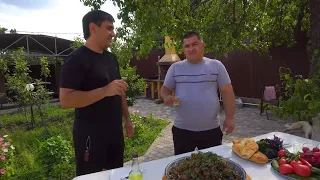 With a friend, they prepared an ancient dish of sheep meat, lamb recipes, Kuyrdak