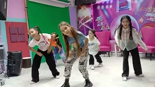 dance rehearsal