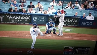 Mike Trout vs Dodgers broken bat hits umpire thru mask