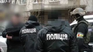 Поліцейські Головного управління поліції в Чернівецькій області викрили чиновника-хабарника