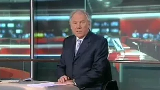 BBC Ten O’Clock News: Close (Peter Sissons) - 2004