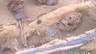 Сегодня на 10 км покровского тракта группа археологов, вскрыли древнее захоронение женщины