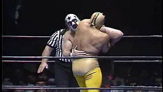 Mil Mascaras vs. Masked Superstar (1983/05/27)