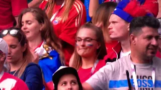 Robbie Williams gives middle finger during opening ceremony of 2018 FIFA World Cup