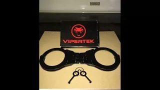 Unboxing VIPERTEK handcuffs