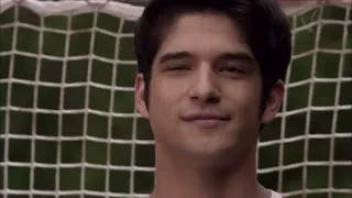 Teen Wolf 2x12 Scott and Stiles practice for lacrosse Scott glow his wolf eyes ending off Season 2.