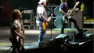 Black Stone Cherry - Rolling In The Deep ~Adele Cover~ (live Birmingham Lg Arena 22nd November 2011)