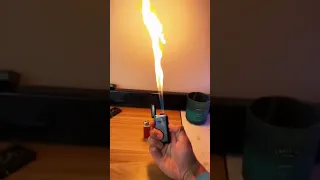 Electric or gas lighter? 😳