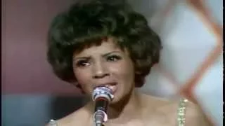 Shirley Bassey -1970 Monte Carlo Sporting Club Performance- # 2