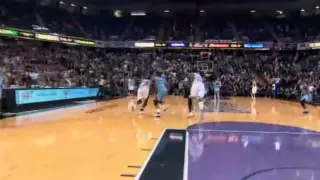 Tyreke Evans Amazing Game Winner at Buzzer