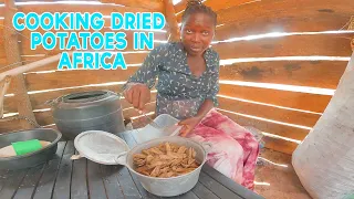 African Village Girl's Life//COOKING THE MOST TRADITIONAL AFRICAN VILLAGE BREAKFAST//VILLAGE FOOD