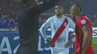 Arturo Vidal pushes and pokes Carlos Zambrano | Chile vs Peru Copa Ameria 2015 HD Semi-final