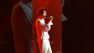 Dimash singing "Gesi Baglari" Turkish song