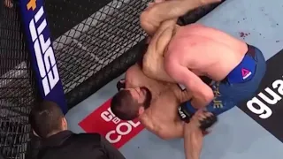 Khabib Nurmagomedov submits Justin Gaethje via triangle choke at UFC 254