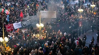 Zehntausende demonstrieren in Hamburg gegen Rechtsextremismus