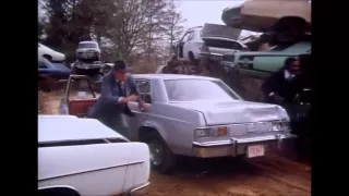 Dukes of Hazzard-Junkyard chase