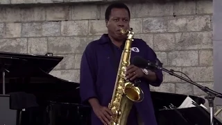 Wayne Shorter - Footprints - 8/12/2001 - Newport Jazz Festival (Official)