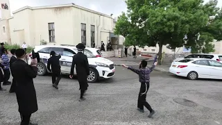 Police close synagogues in Beit Shemesh |  משטרה סגירת בתי כנסת בבית שמש בעקבות מגפת הקורונה