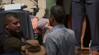 Beto O'Rourke disrupts Texas Gov. Greg Abbott's news conference on Uvalde school shooting