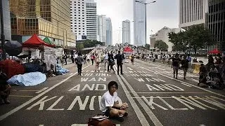 Hong Kong'daki protestolara şiddet karıştı